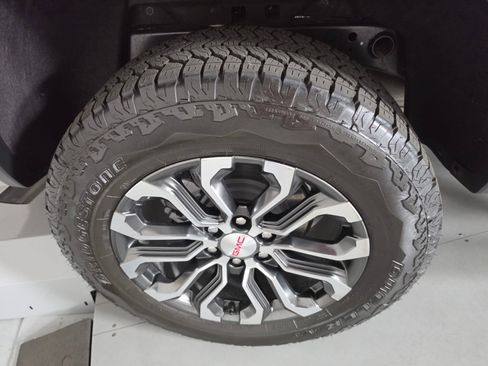 Used 2026 GMC Canyon Denali AWD/4WD image 11