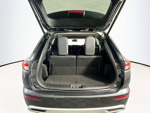 Used 2024 Mitsubishi Outlander SE image 31