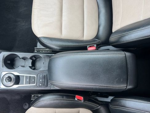 Used 2022 Ford Escape Titanium w/ Titanium Elite Package image 33