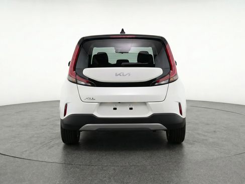 Used 2025 Kia Soul LX w/ LX Technology Package FWD image 7