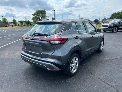 Used 2023 Nissan Kicks S FWD image 9