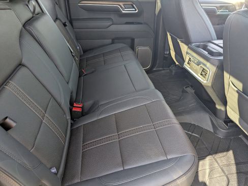 Used 2025 Chevrolet Silverado 1500 High Country image 14