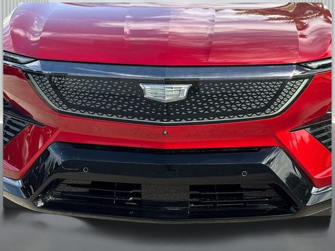 New 2025 Cadillac Optiq Sport 1 w/ LPO, ONYX Package image 12