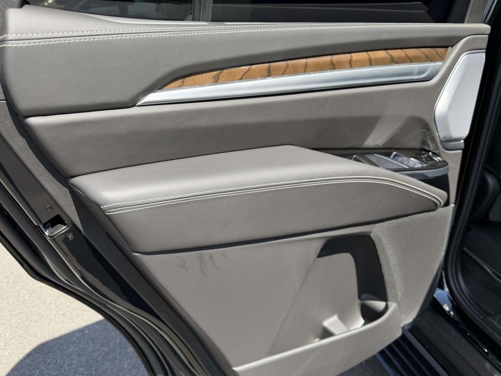 Certified 2026 Cadillac Escalade Platinum Sport w/ LPO, ONYX Package AWD/4WD image 13