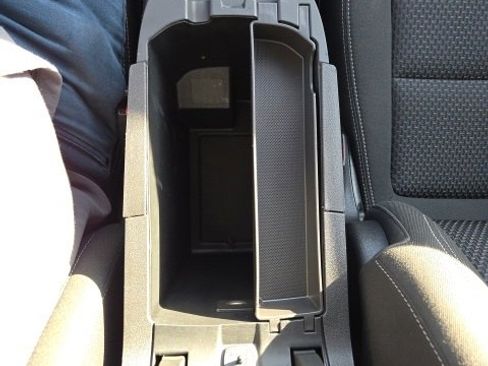 Used 2024 GMC Terrain SLE image 15