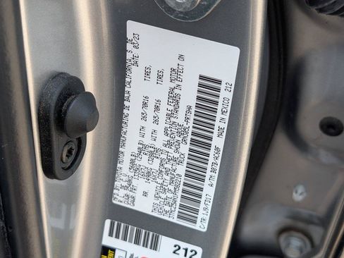 Used 2023 Toyota Tacoma TRD Off-Road AWD/4WD image 15