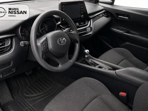 Used 2019 Toyota C-HR LE FWD image 7