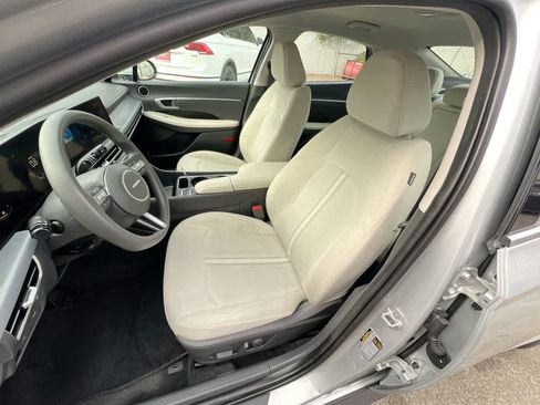 Used 2025 Hyundai Sonata SEL FWD image 11