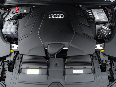 Used 2022 Audi Q8 Premium Plus w/ Premium Plus Package image 36