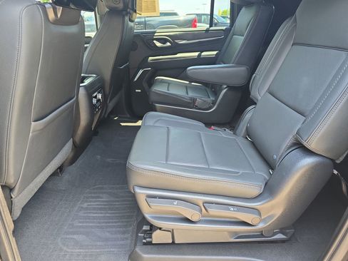 Used 2021 GMC Yukon XL Denali w/ Denali Premium Package AWD/4WD image 15