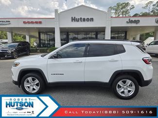 Used 2022 Jeep Compass Latitude image 1