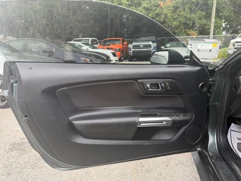 Used 2016 Ford Mustang GT RWD image 12
