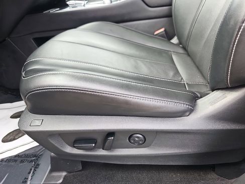 Used 2023 INFINITI QX60 Sensory w/ Cargo Package AWD/4WD image 34