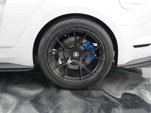 Used 2019 Ford Mustang GT Premium w/ Equipment Group 401A RWD image 16