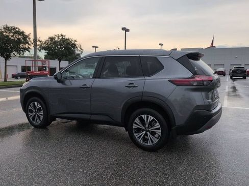 Used 2022 Nissan Rogue SV w/ SV Premium Package FWD image 6