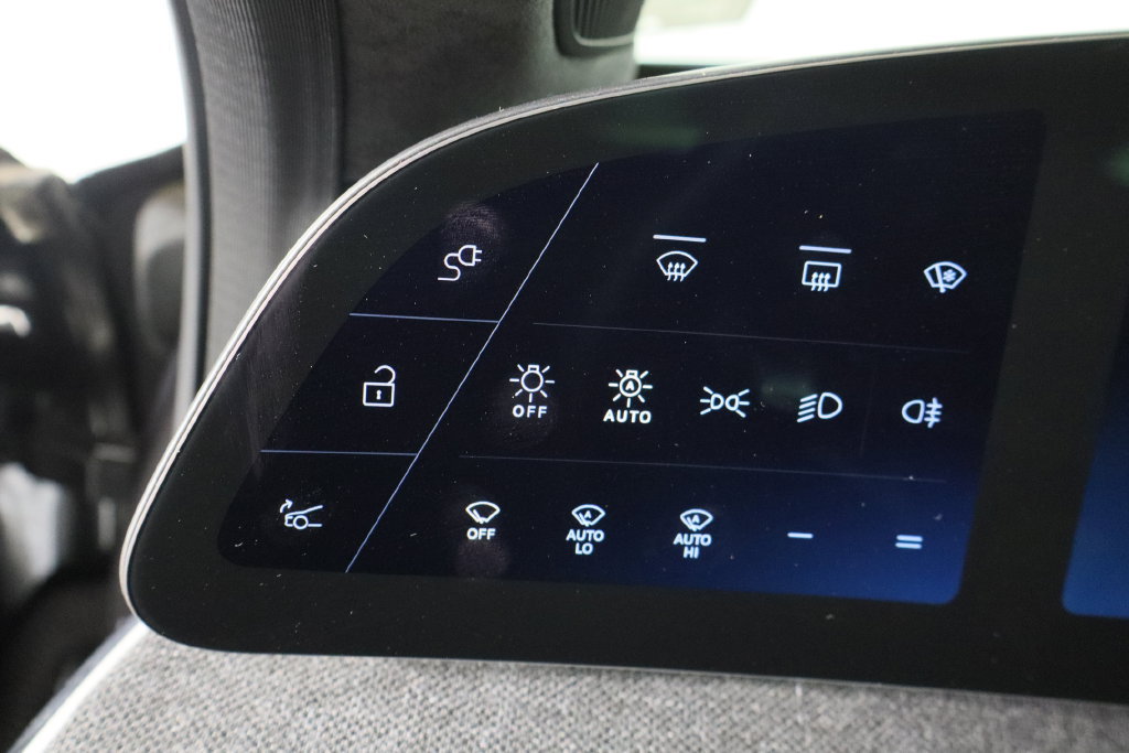 Used 2024 Lucid Air Pure RWD image 21