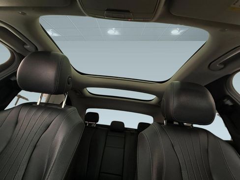 Certified 2018 Mercedes-Benz E 300 4MATIC image 19