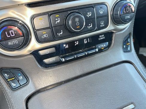 Used 2020 GMC Yukon XL Denali image 13