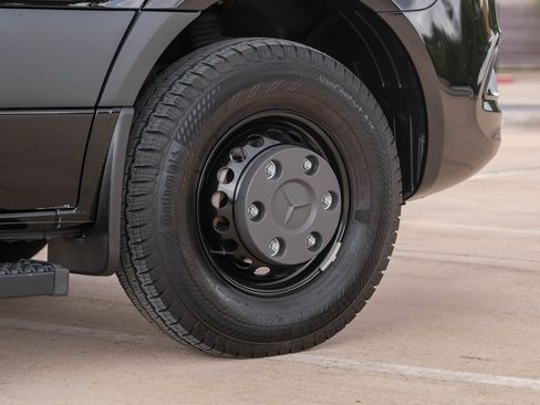 Used 2024 Mercedes-Benz Sprinter 3500 image 92