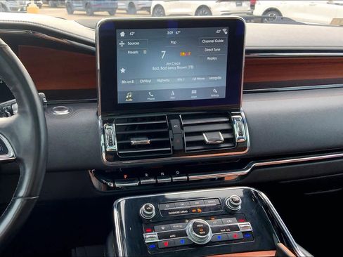Used 2018 Lincoln Navigator L Reserve w/ Technology Package image 6
