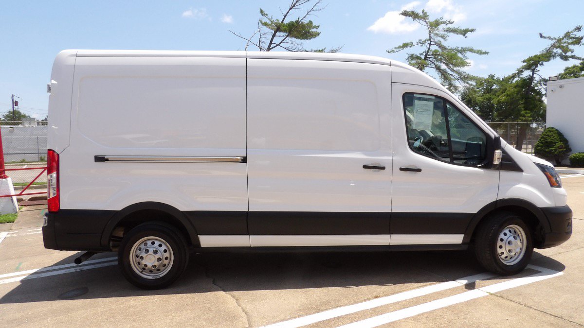 Used 2022 Ford Transit 250 Medium Roof AWD image 2