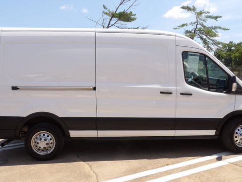 Used 2022 Ford Transit 250 Medium Roof AWD image 2