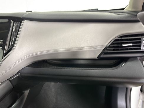 Used 2025 Subaru Outback Premium AWD/4WD image 20