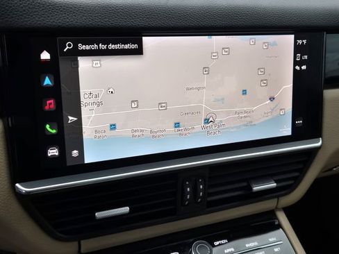 Used 2022 Porsche Cayenne image 17