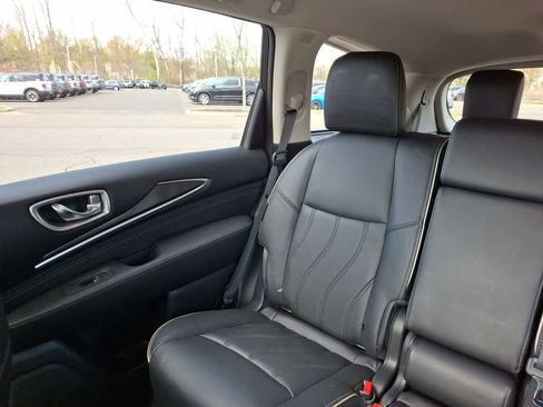 Used 2019 INFINITI QX60 Luxe w/ Essential Package image 12