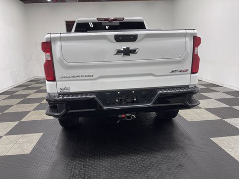 Used 2025 Chevrolet Silverado 1500 ZR2 w/ Technology Package AWD/4WD image 3