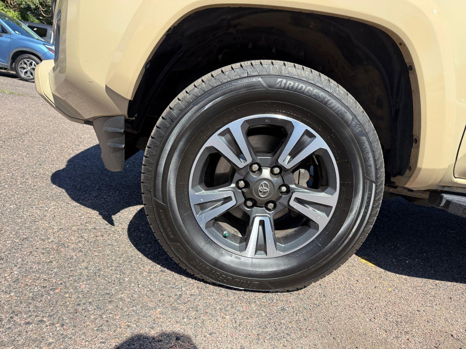 Used 2017 Toyota Tacoma TRD Sport AWD/4WD image 24
