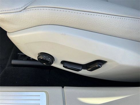 Used 2017 Volvo S90 T6 Momentum w/ Vision Package image 24