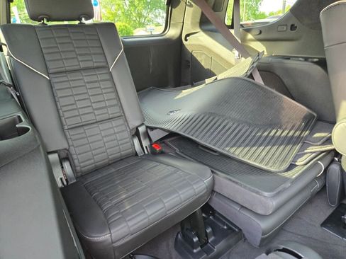 Used 2024 Cadillac Escalade Sport Platinum w/ LPO, ONYX Package AWD/4WD image 12