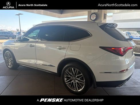 Used 2023 Acura MDX SH-AWD w/ Advance Package image 3