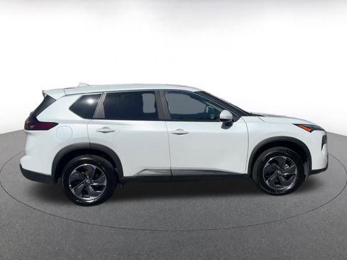 Used 2025 Nissan Rogue SV image 16