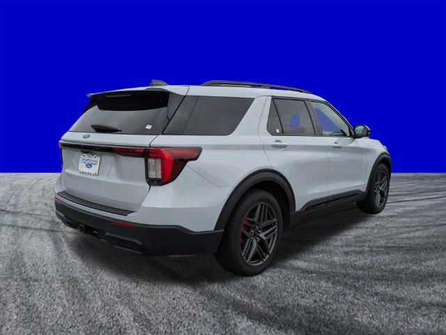 Used 2026 Ford Explorer ST-Line w/ ST-Line Street Pack RWD image 4