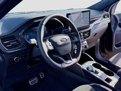 Certified 2023 Ford Escape ST-Line Select w/ Tech Pack #2 image 4