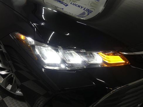 Used 2021 Toyota Avalon XLE FWD image 14