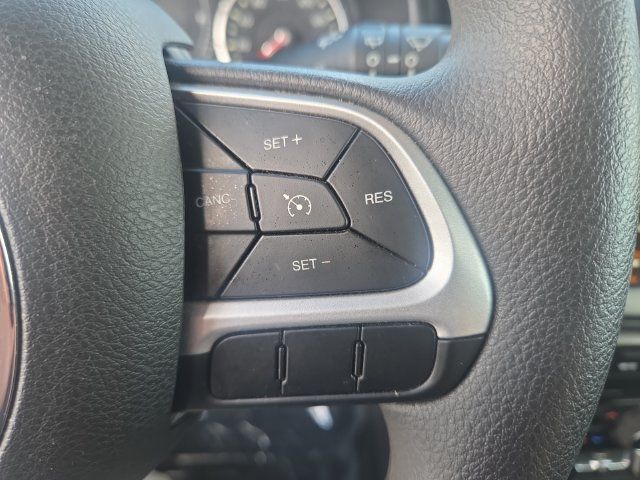 Used 2023 Jeep Renegade Latitude AWD/4WD image 21
