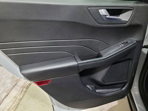 Used 2025 Ford Escape Platinum image 49