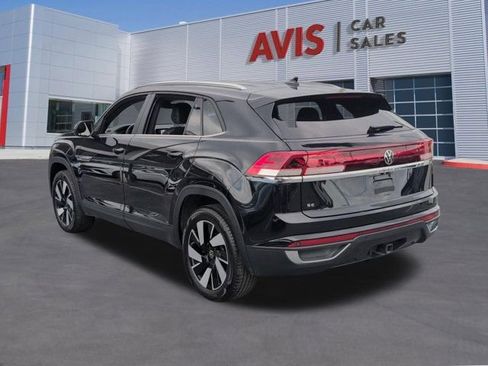 Used 2025 Volkswagen Atlas Cross Sport SE FWD image 9