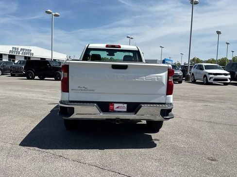 Used 2022 Chevrolet Silverado 1500 W/T RWD image 5