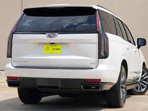 Used 2022 Cadillac Escalade Sport Platinum AWD/4WD image 5