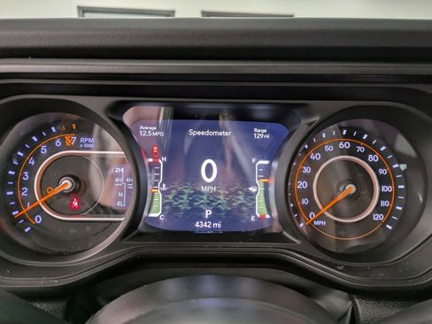 Used 2025 Jeep Gladiator Mojave AWD/4WD image 15
