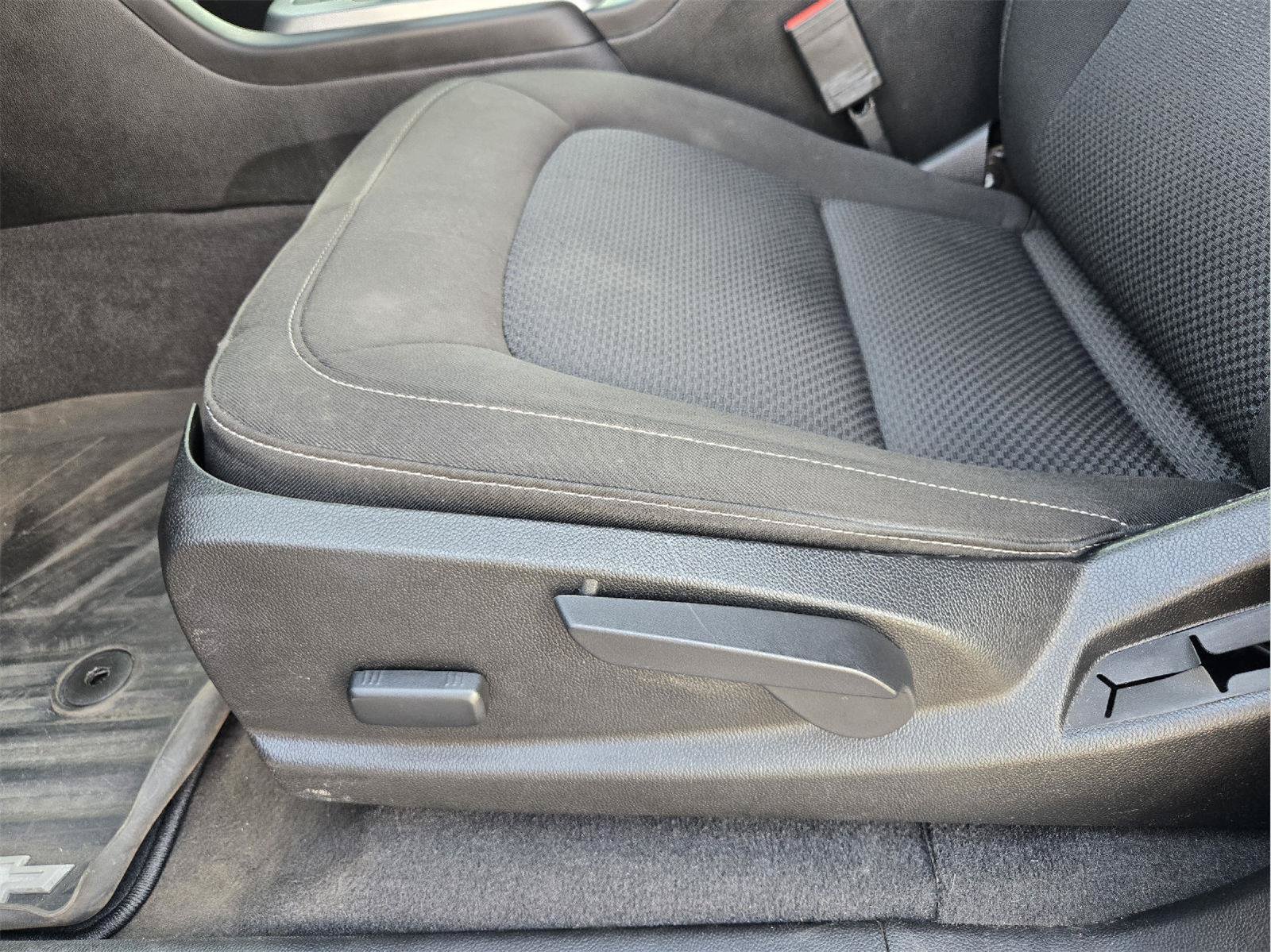 Used 2019 Chevrolet Colorado LT w/ LT Convenience Package RWD image 21