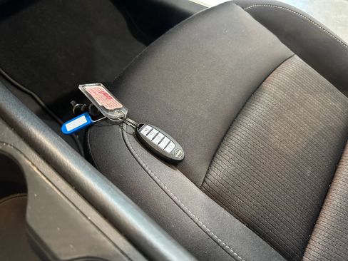 Used 2025 Nissan Altima 2.5 SV FWD image 17