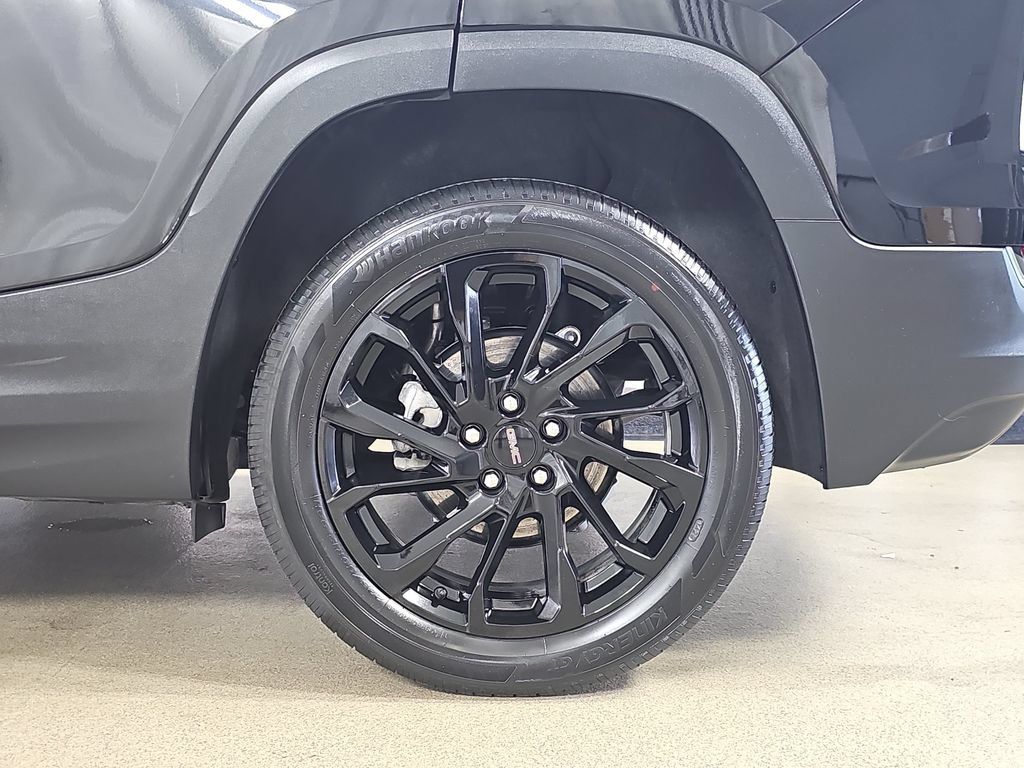 Certified 2023 GMC Terrain SLE w/ Driver Convenience Package FWD image 38