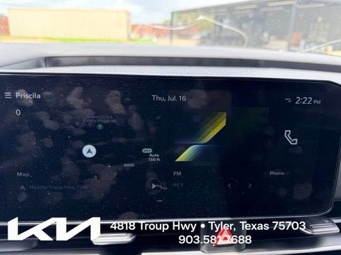 Used 2025 Kia Carnival FWD image 18