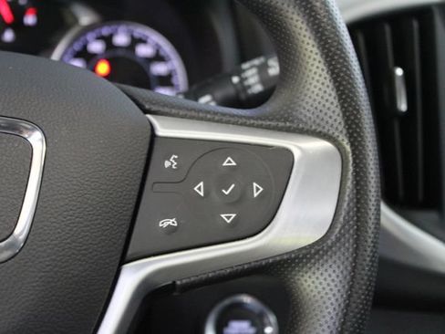 Used 2024 GMC Terrain SLE w/ Driver Convenience Package FWD image 17
