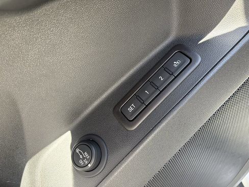 Used 2021 Chevrolet Equinox Premier image 17